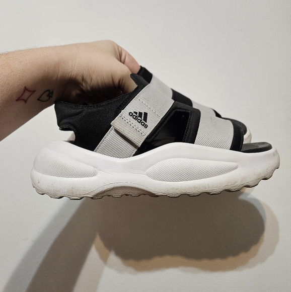 Adidas Mehana Sandals Size 3 - Picture 4 of 7